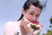 娱乐吃瓜头像女生,揭秘娱乐圈美女吃瓜头像背后的故事